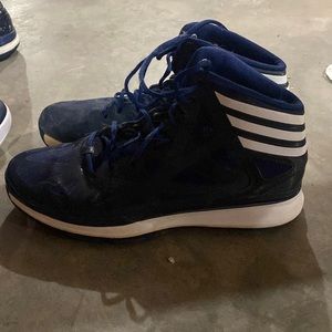 Mens basketball shoes